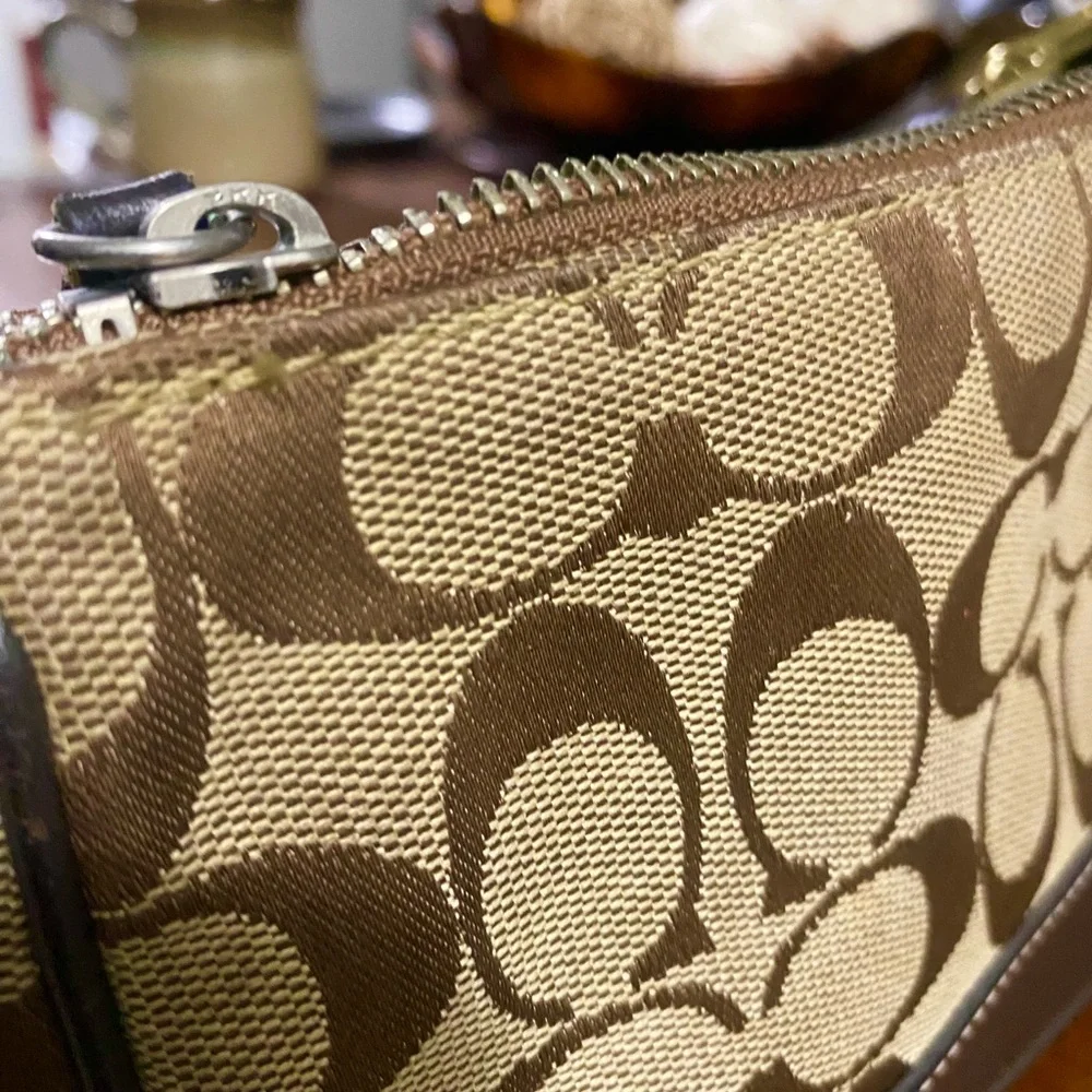 Coach * EUC - Signature Demi Bag * ﻿9"L× 5"H × 2"D - Picture 5 of 6